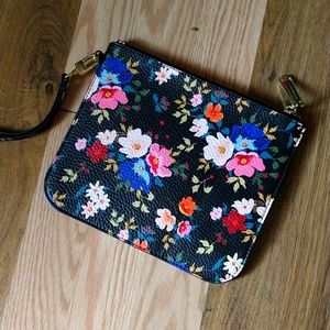 Steve Madden wristlet